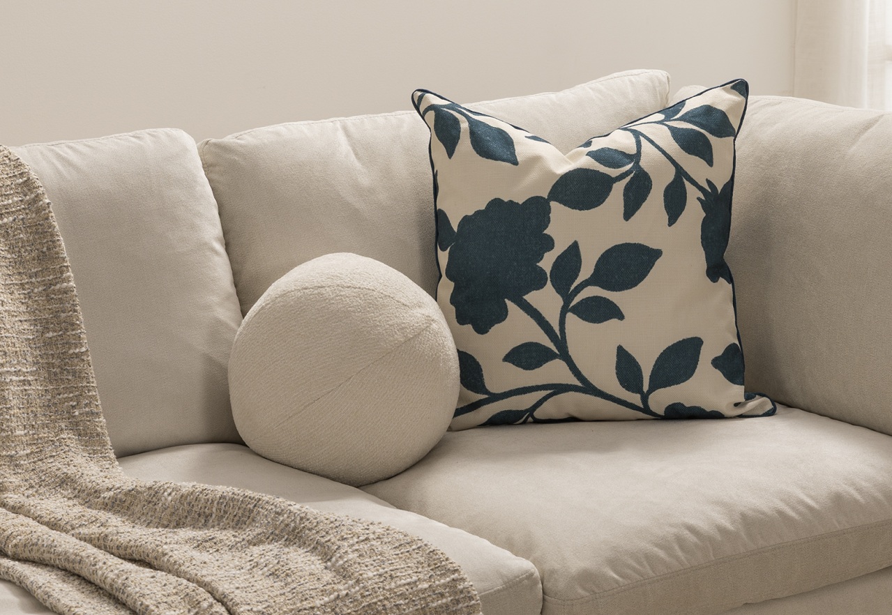 DORMIRA BALL CUSHION 25CM – image 1 of 4