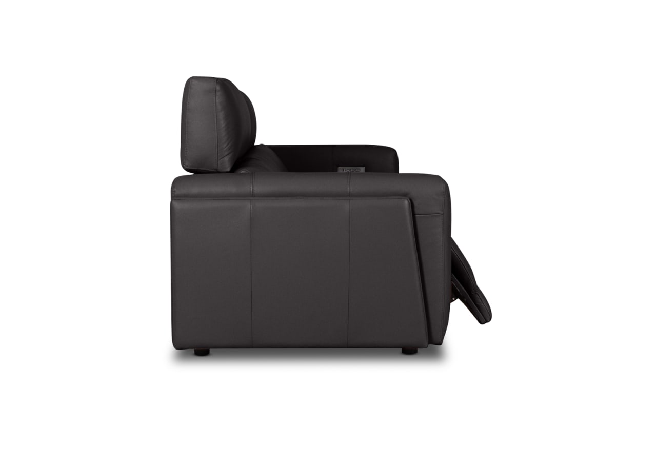 CHICAGO LEATHER 3 Seater with 2 Inbuilt Recliners – image 4 of 8
