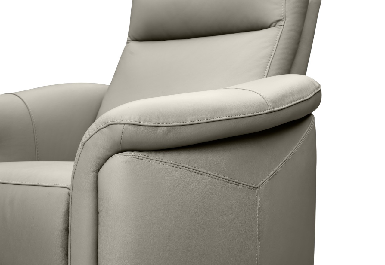 CASAMORE LEATHER Electric Recliner – image 9 of 11