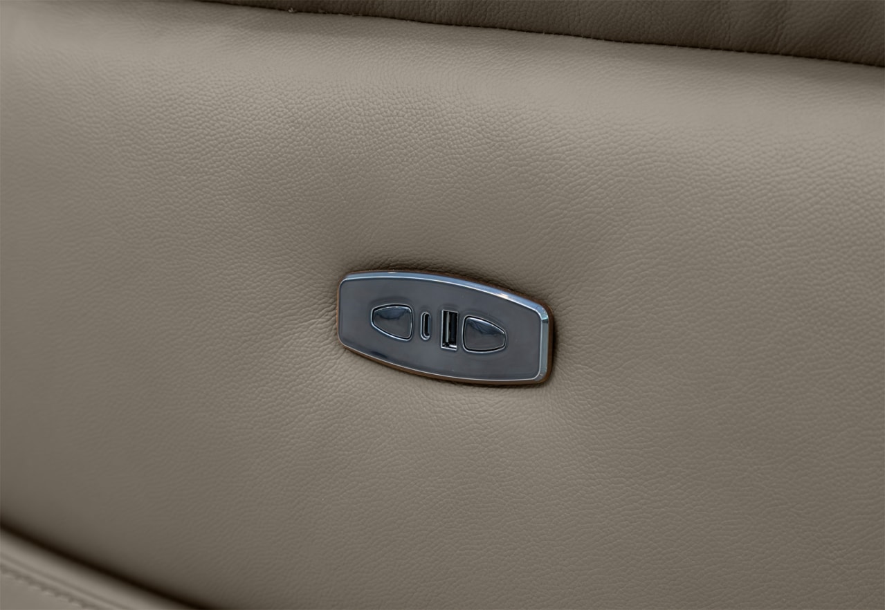 RENATO LEATHER Electric Recliner – image 9 of 10