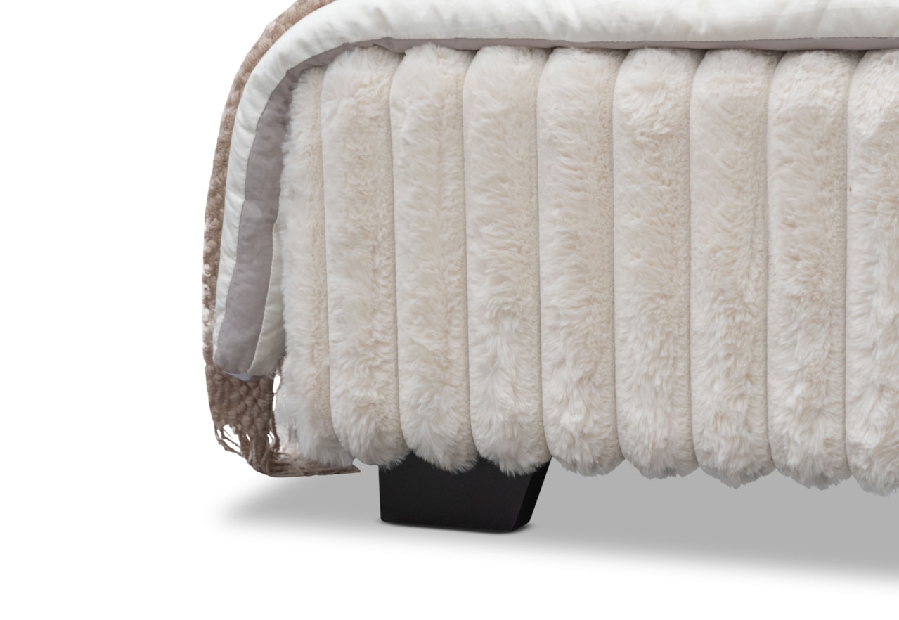 REALYN Queen Bed – image 9 of 11