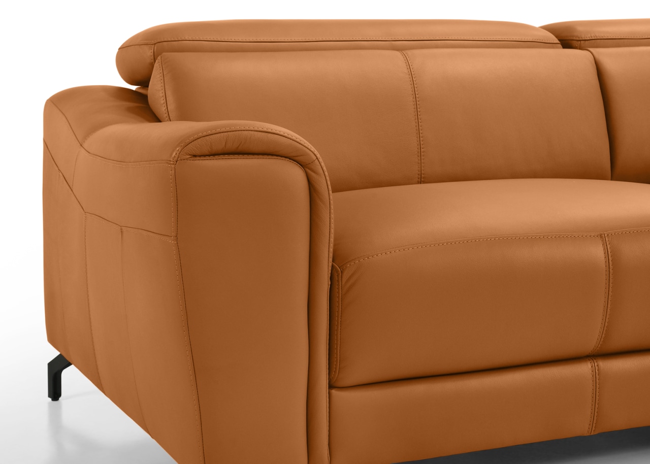 PELOSI LEATHER 3 Seater Sofa – image 4 of 6