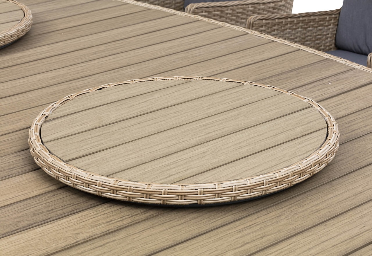 LUAU Outdoor Dining Table – image 7 of 12