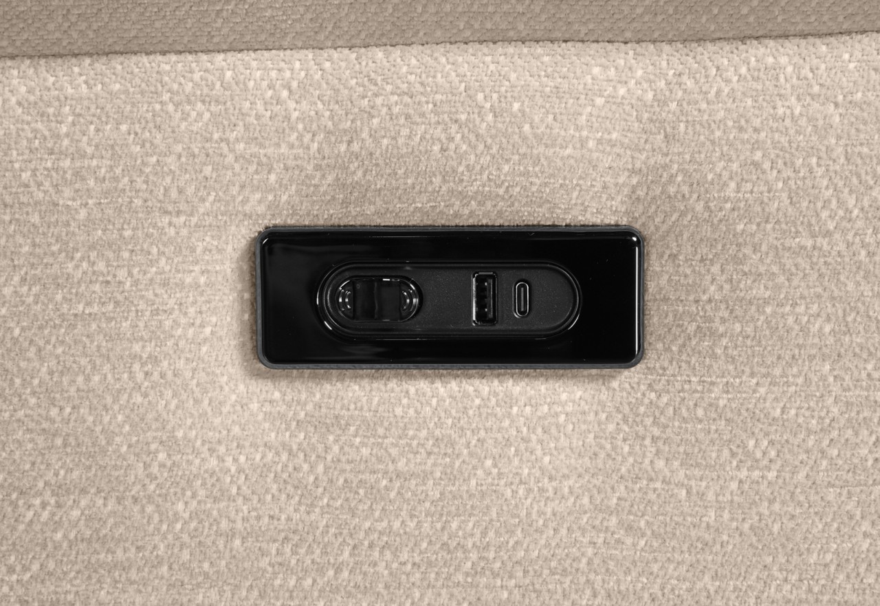 KRAVITZ FABRIC 2 Seater with Electric Recliners and Console – image 7 of 8