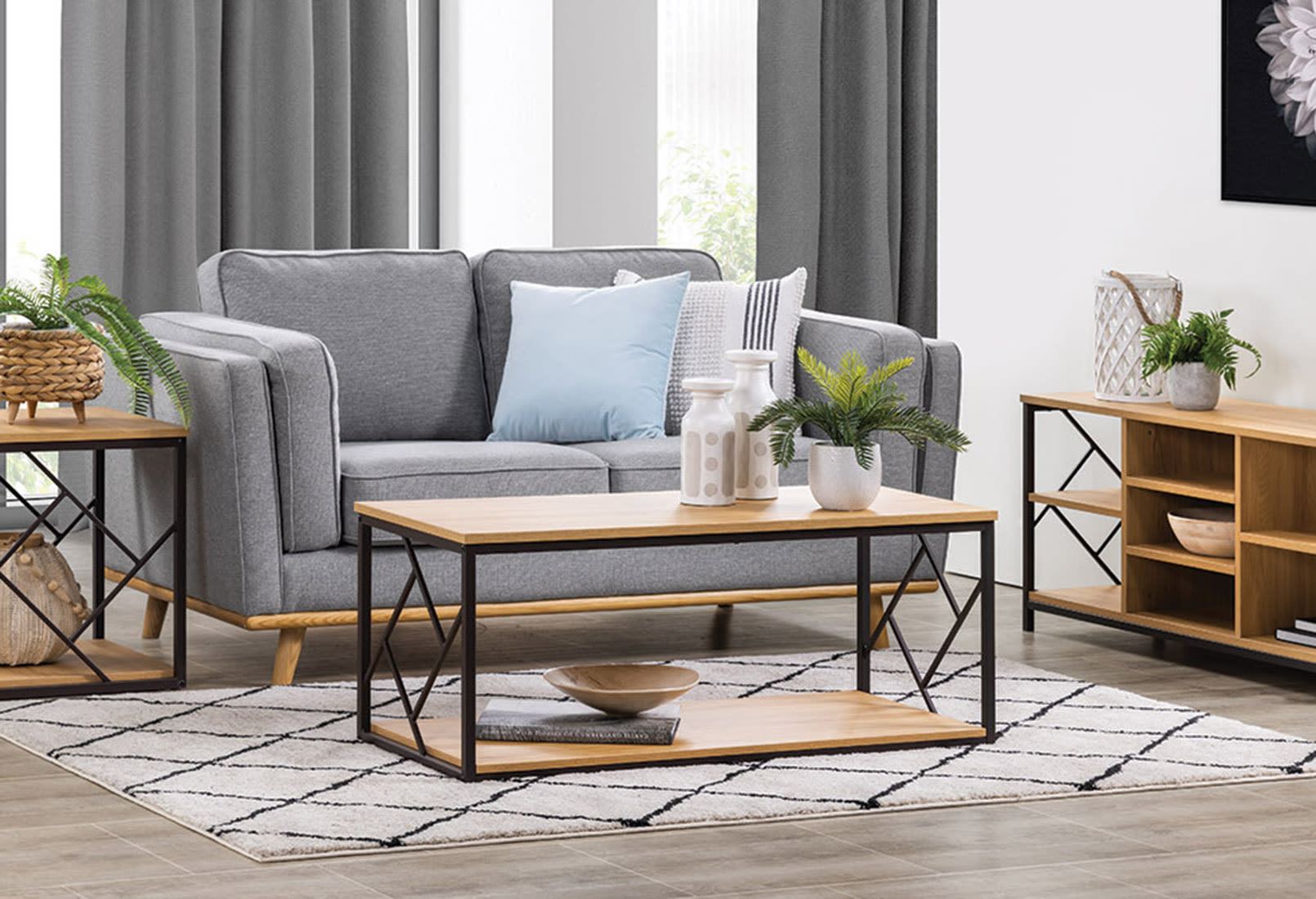 PINE CREEK Coffee Table – image 1 of 9
