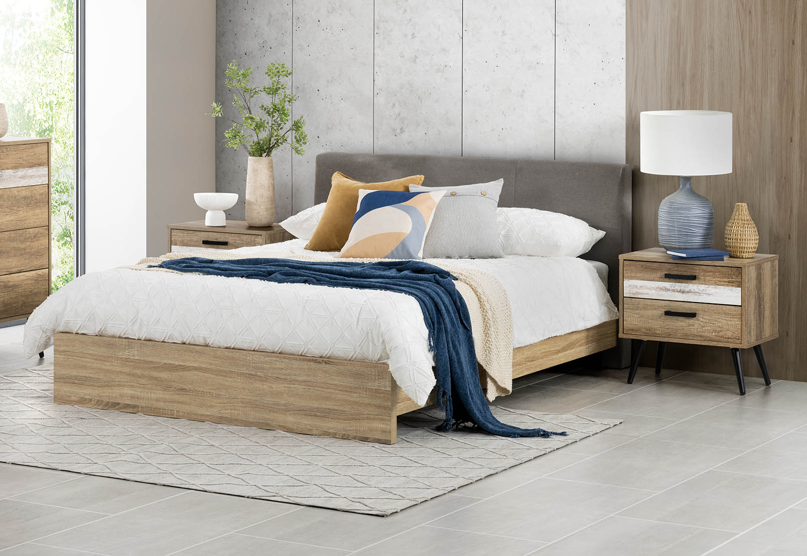 FORFAR Queen Bed – image 1 of 24