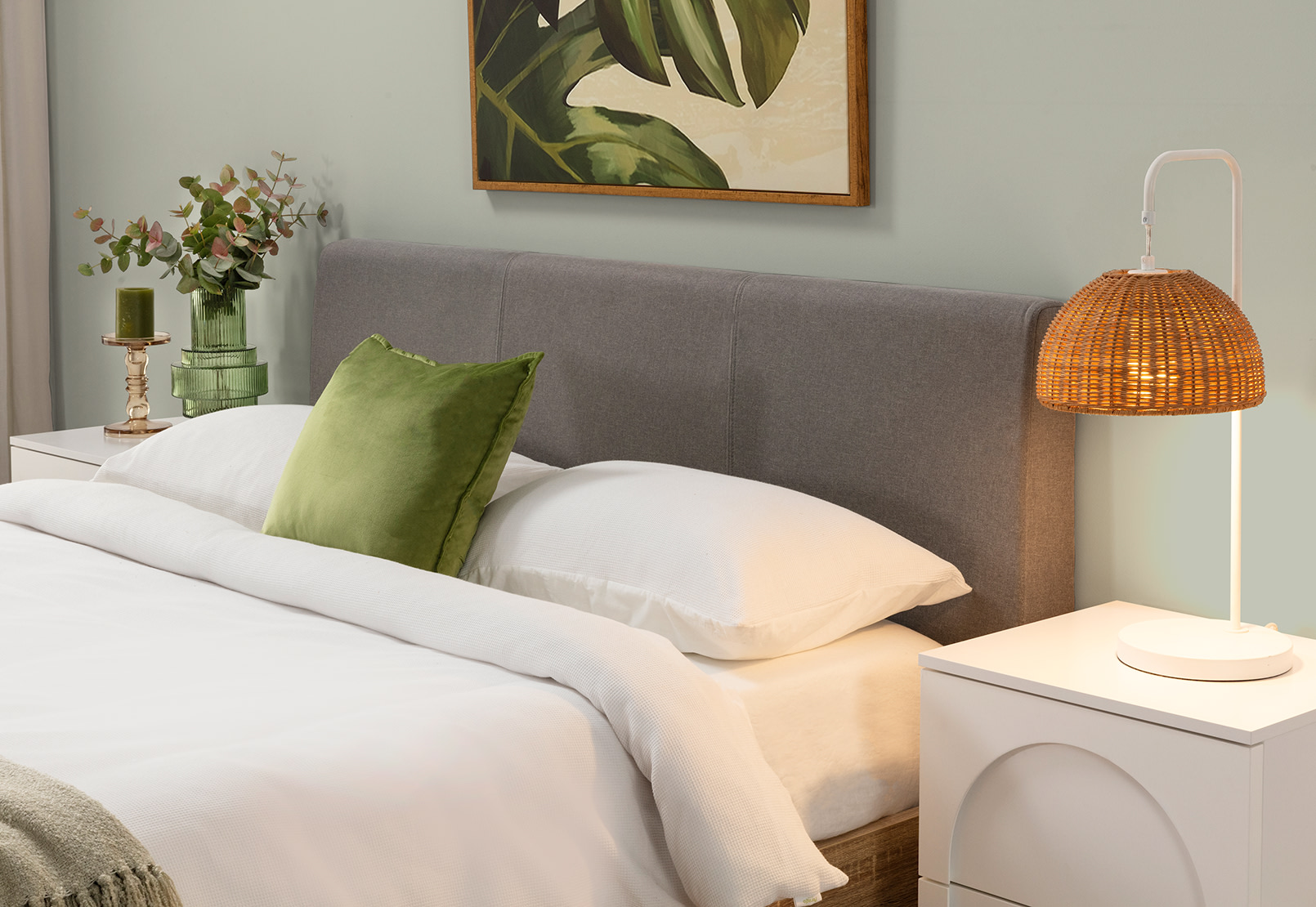 FORFAR Queen Bed – image 17 of 24