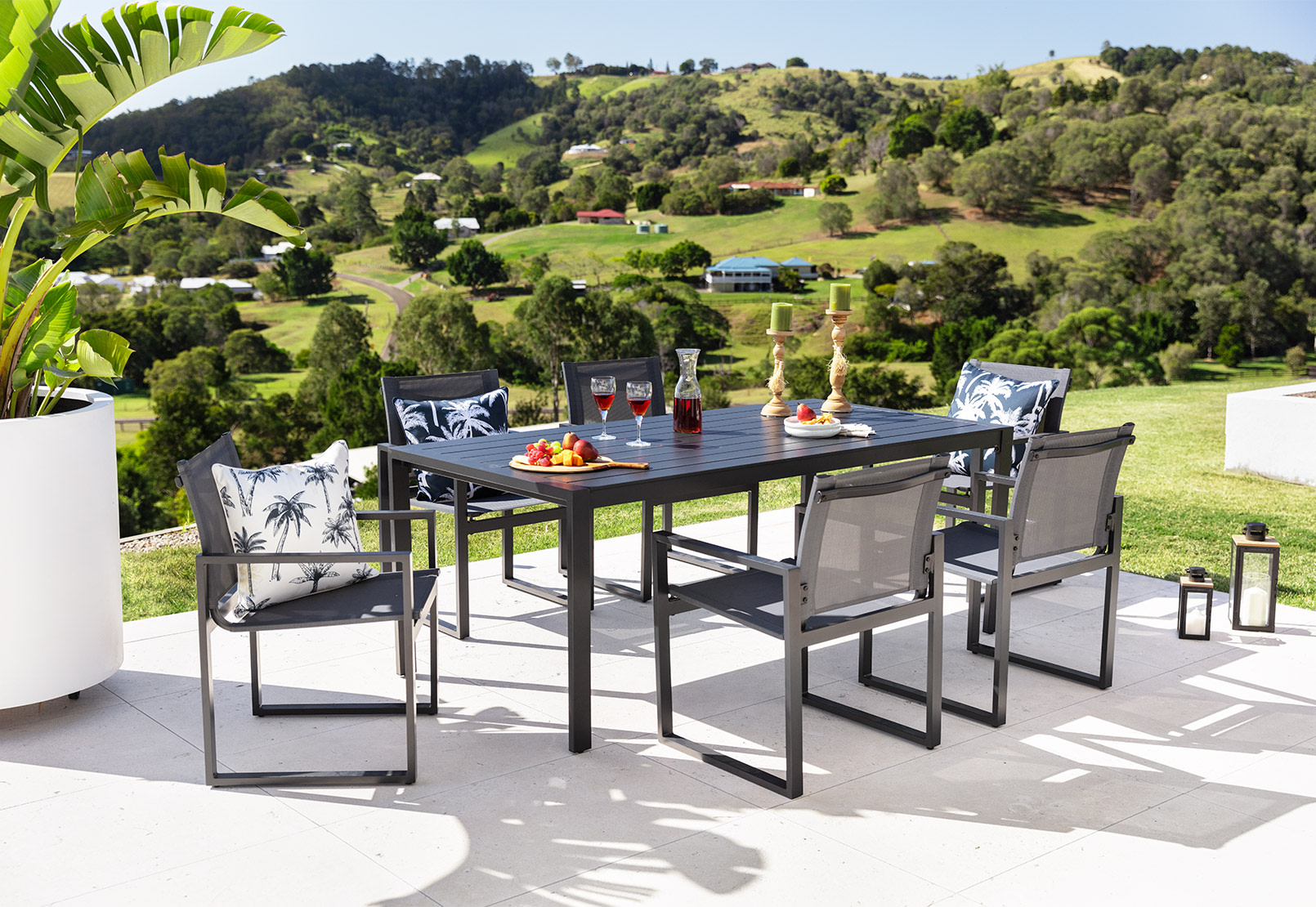 BAYVIEW Outdoor Dining Table – image 4 of 6