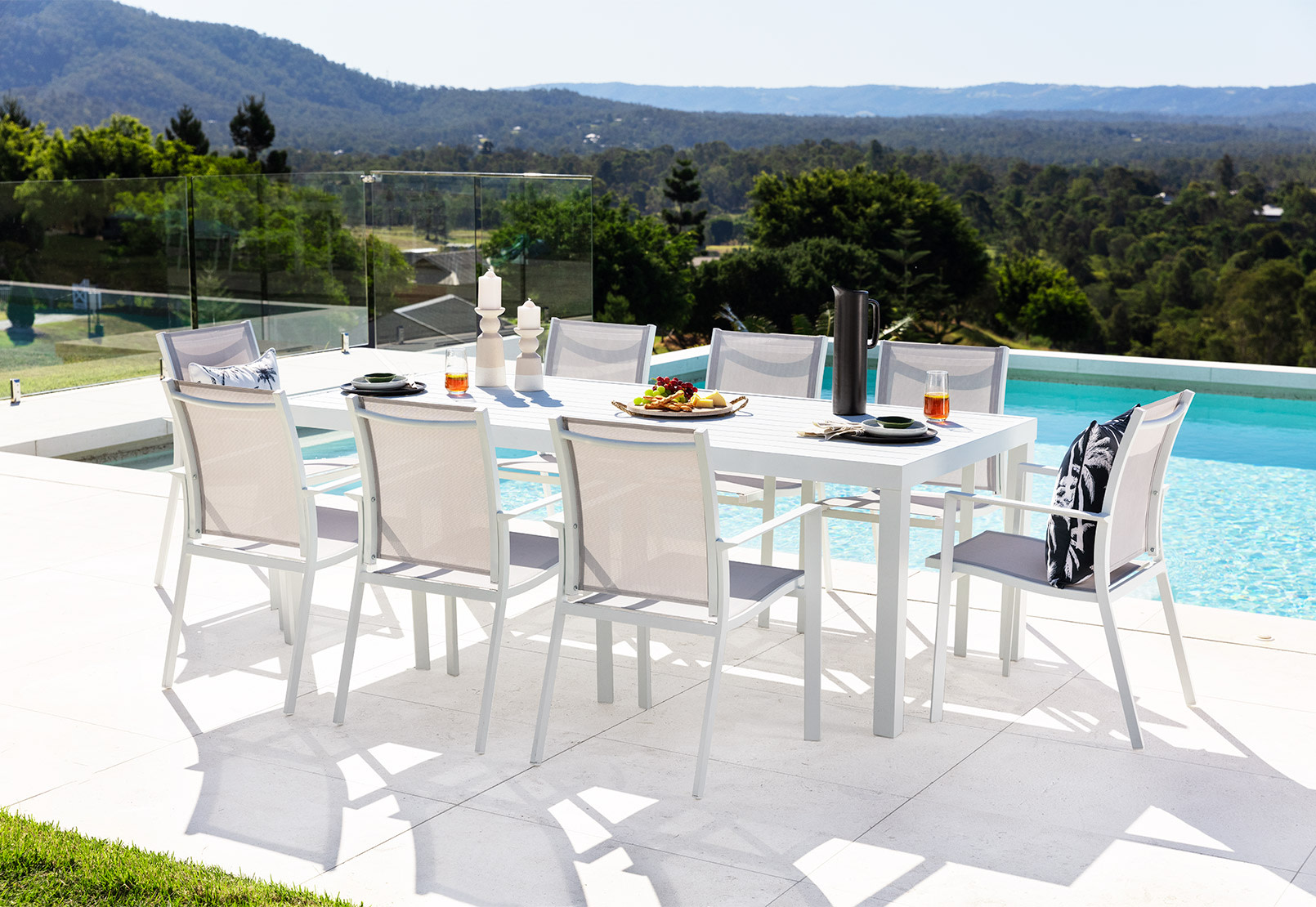 CANTWELL Outdoor Dining Table – image 8 of 9