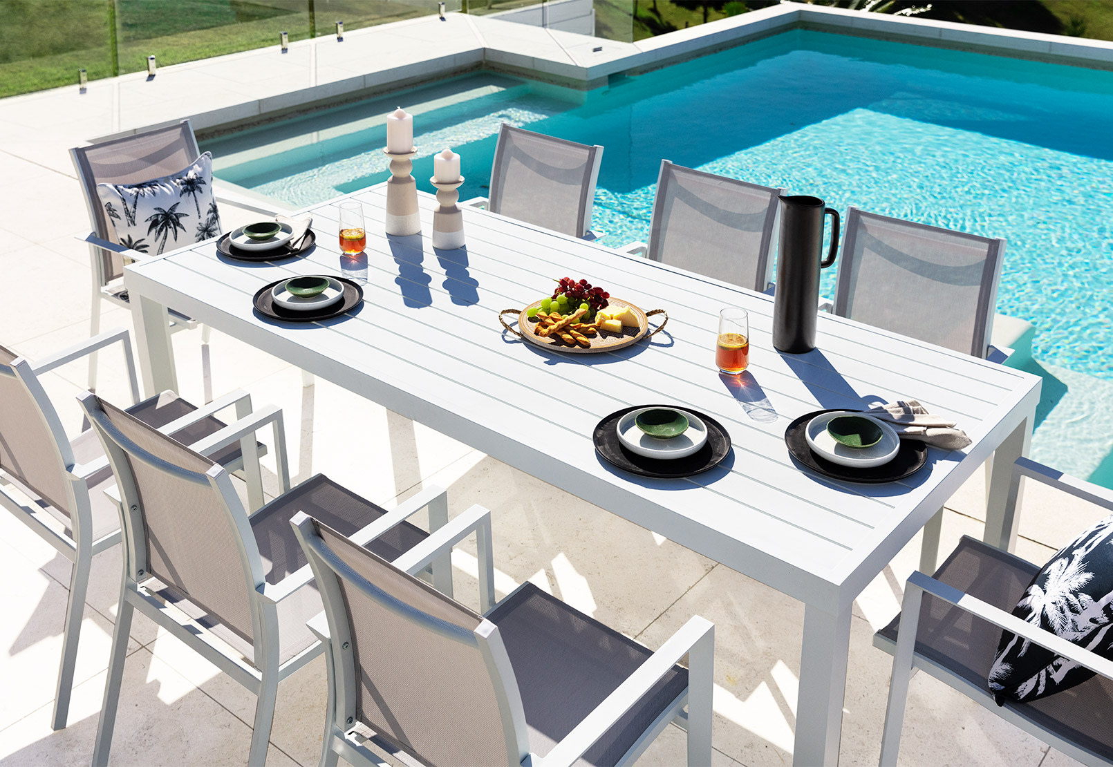 CANTWELL Outdoor Dining Table – image 9 of 9