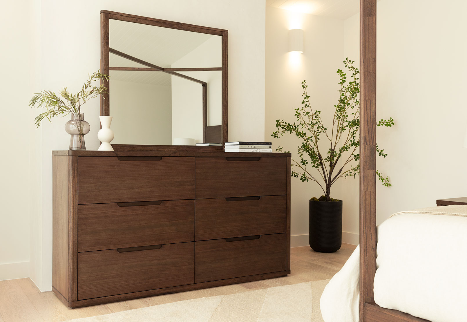 NICCOLO 6 Drawer Dresser with Mirror – image 8 of 8