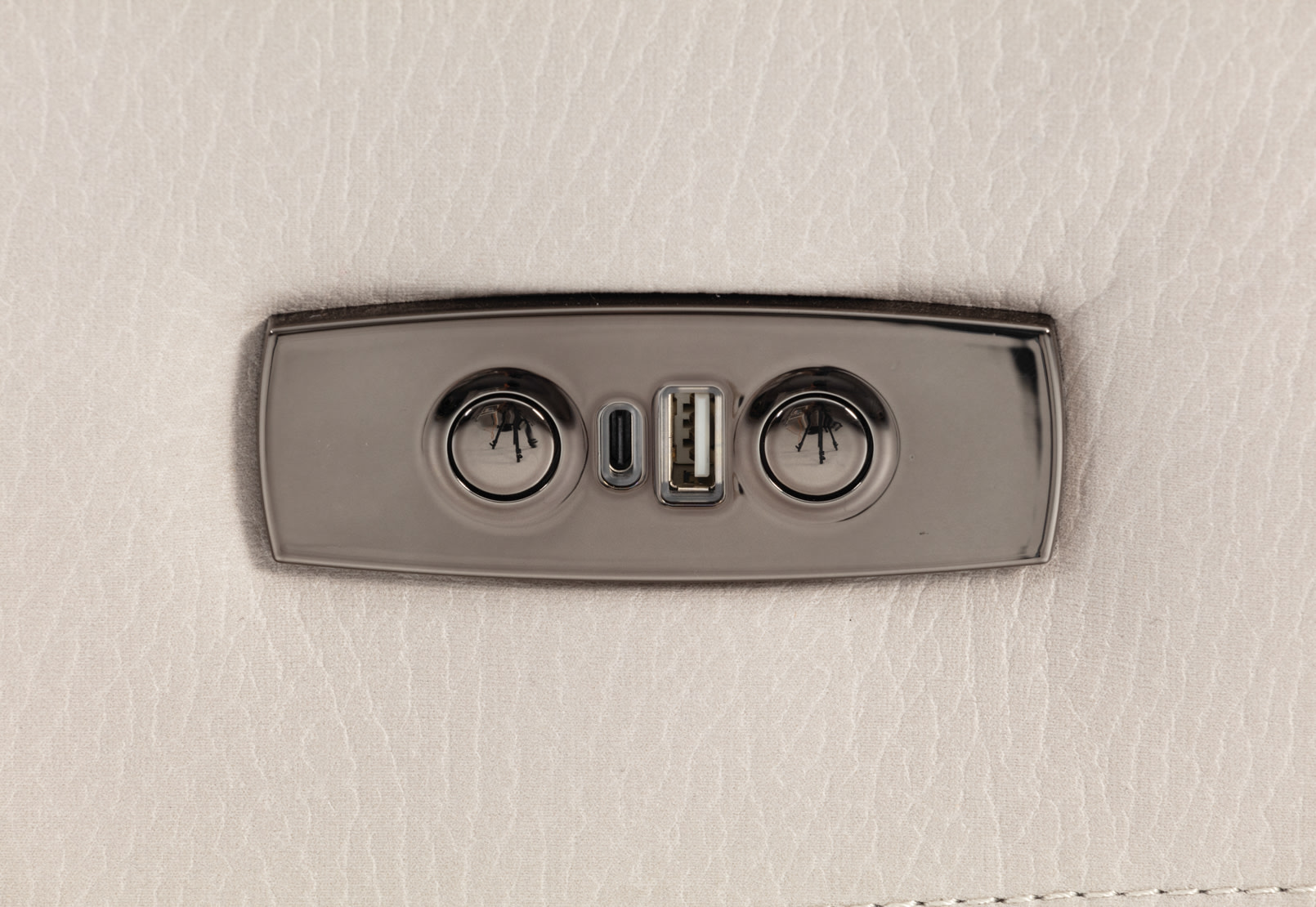 RODDICK FABRIC Electric Recliner – image 8 of 9