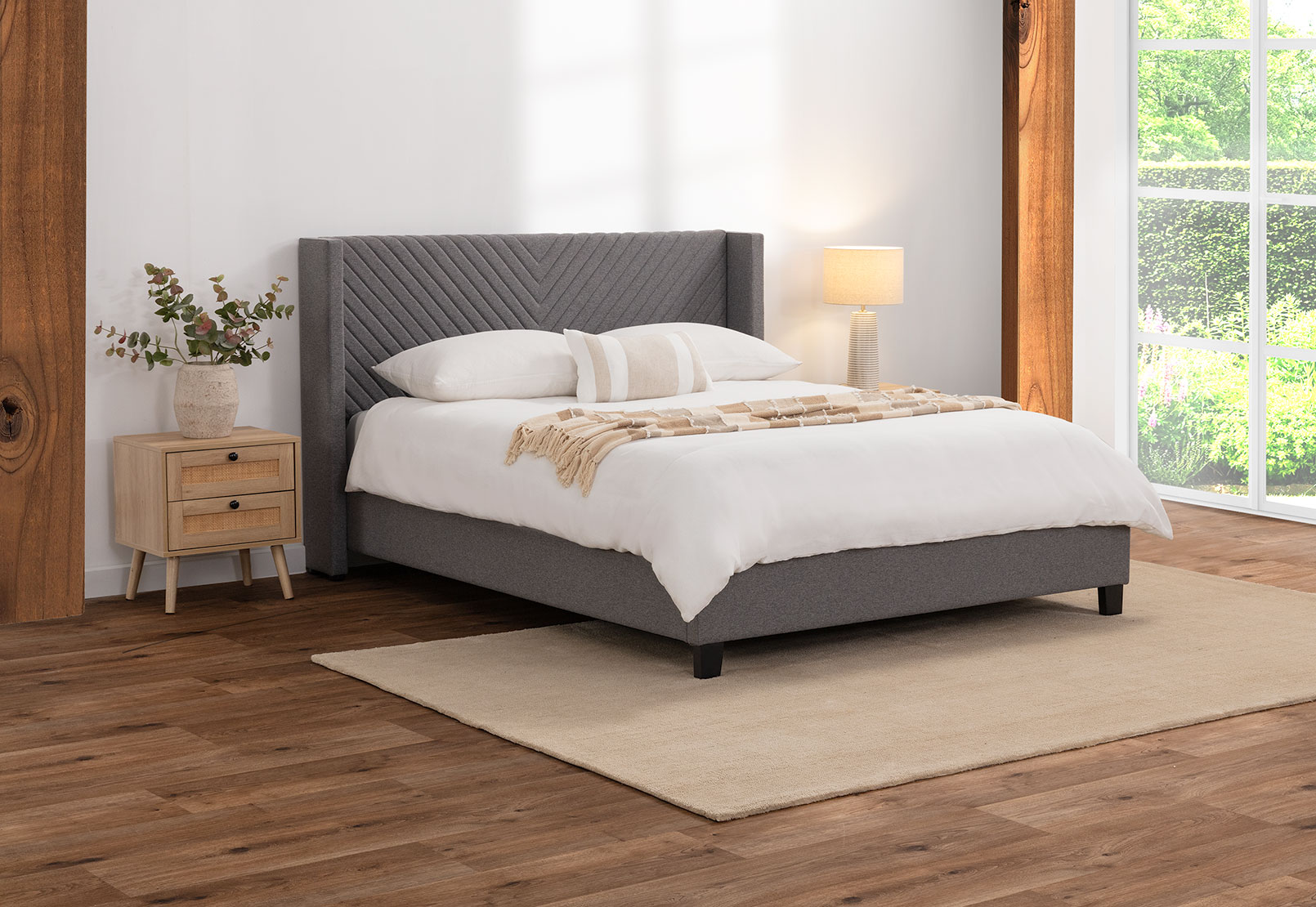 DAUGHERTY Queen Bed – image 9 of 14