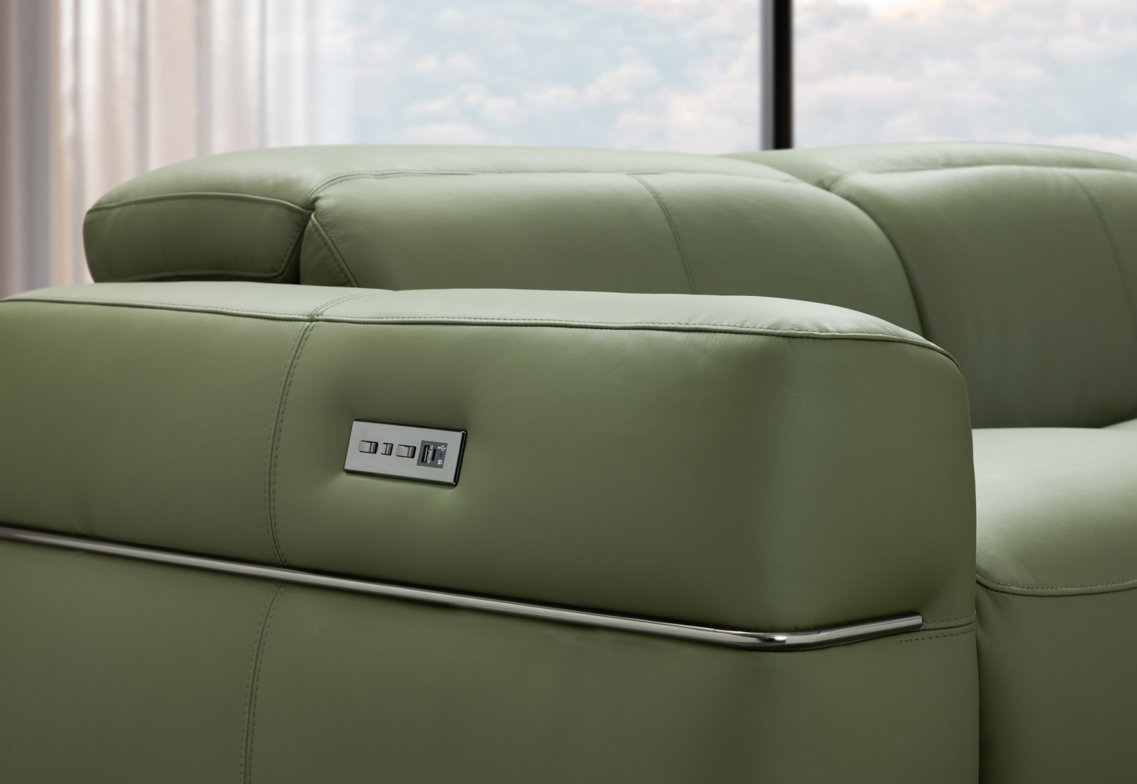 SERAFINI LEATHER 2.5 Seater with Inbuilt Electric Recliners – image 20 of 22