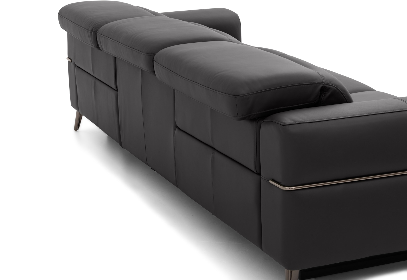SERAFINI LEATHER 3.5 Seater with 2 Inbuilt Electric Recliners – image 11 of 16