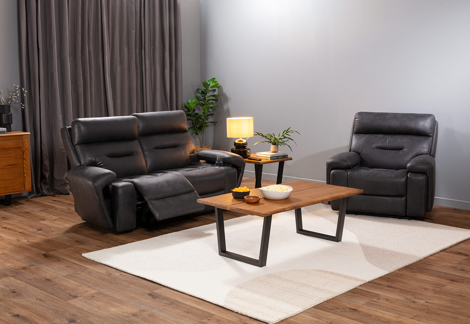 HOLLYWOOD FABRIC Media Electric Recliner – image 34 of 39