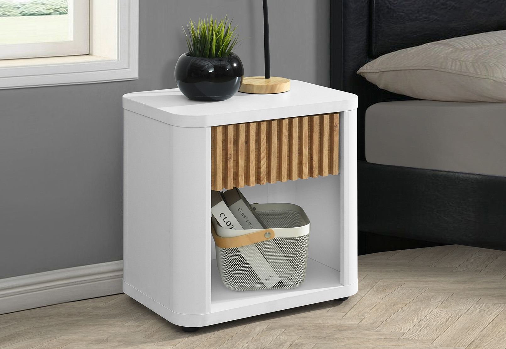 SAN FERNANDO Lamp Table – image 1 of 16