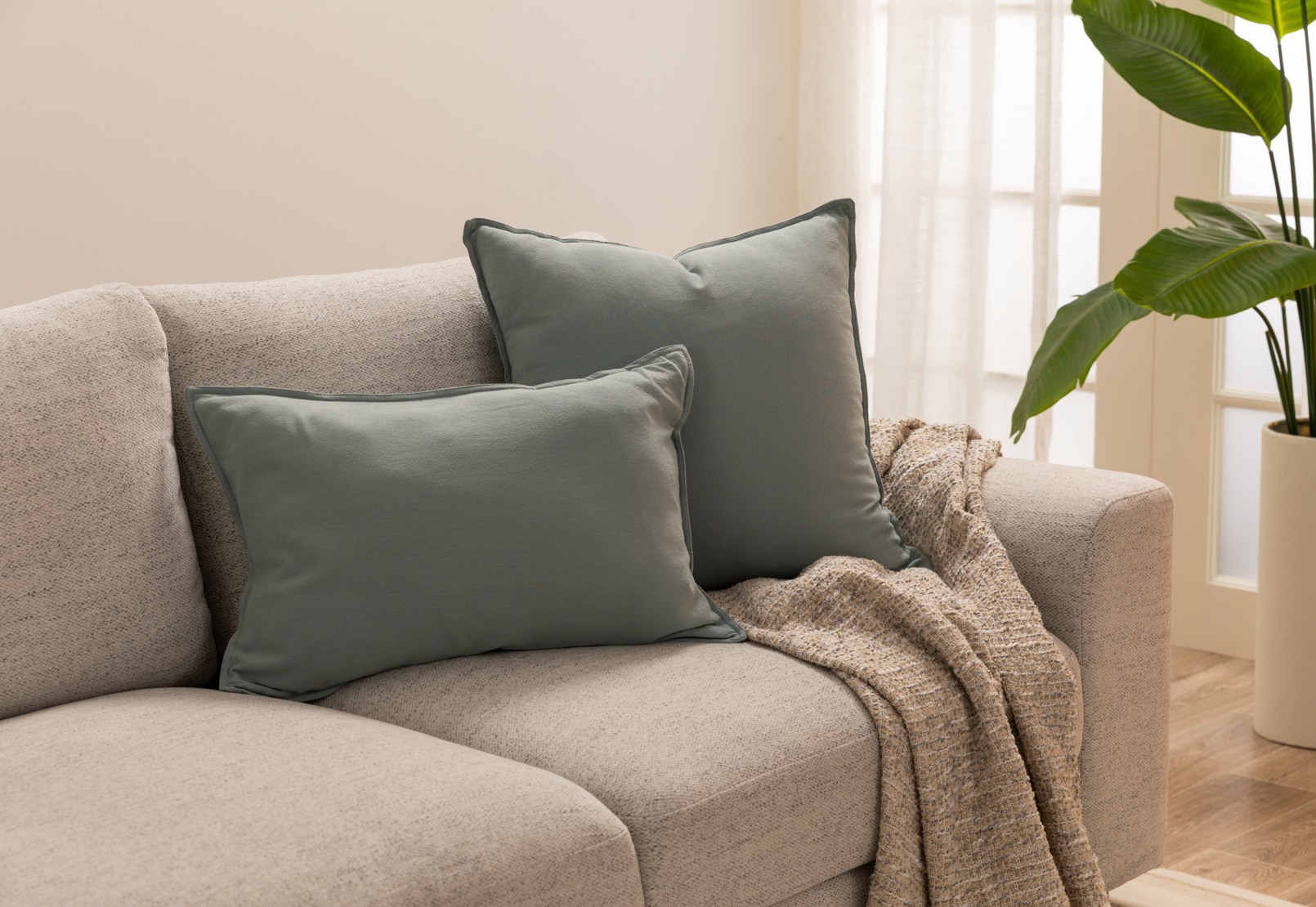 SILURA OBLONG 40x60cm Cushion – image 1 of 2