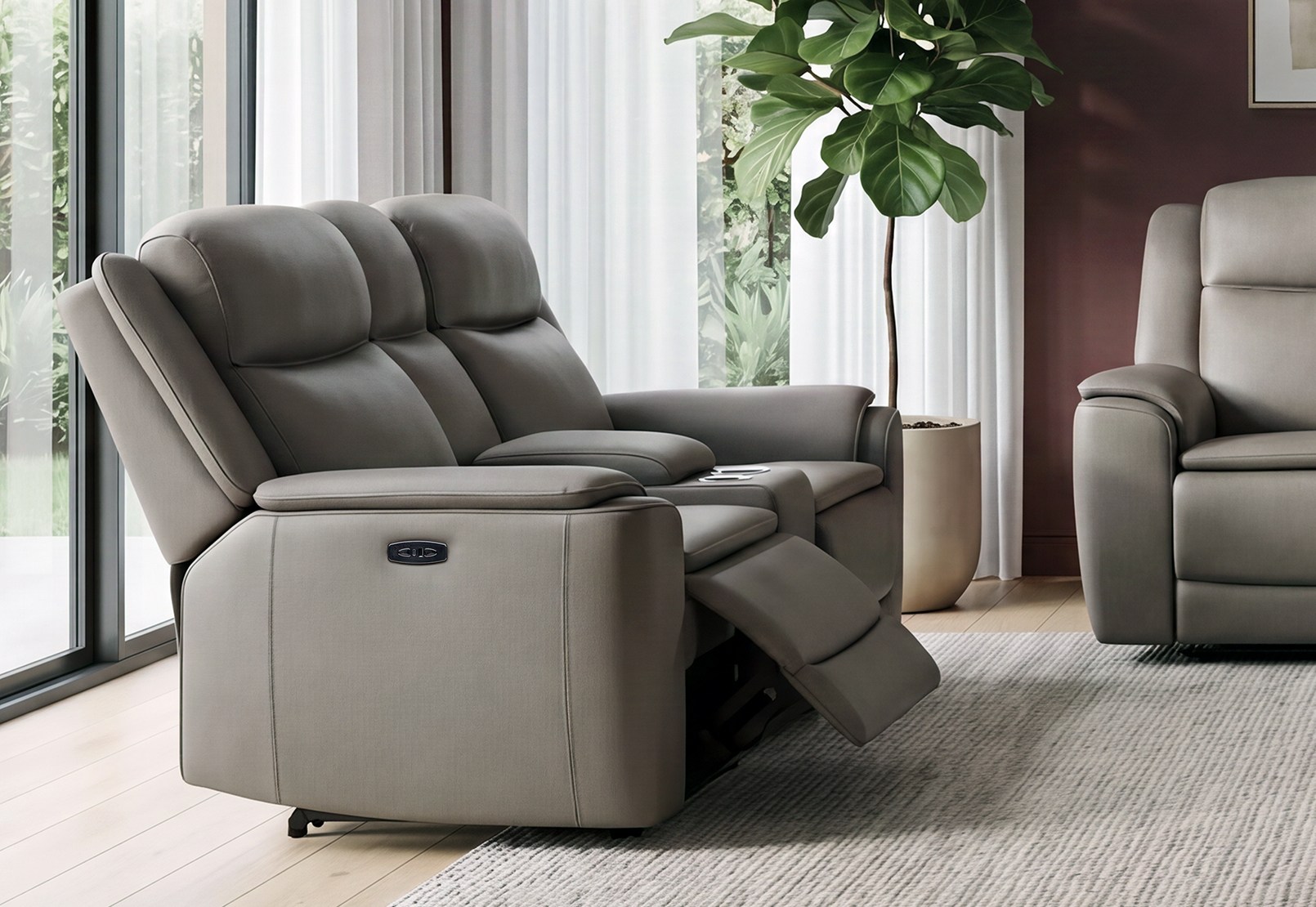 GLUSMAN LEATHER 2 Seater Sofa Electric Recliners with Console – image 1 of 12