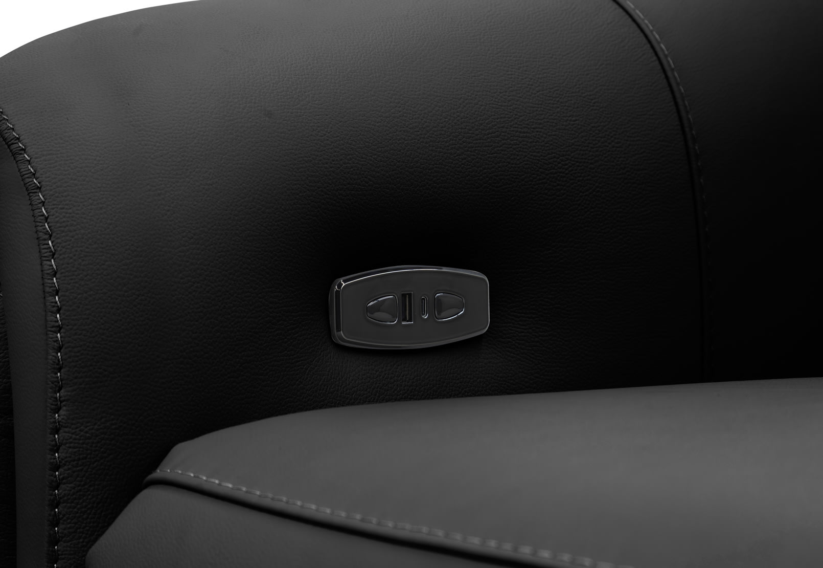 CASAMORE LEATHER 3 Seater with 2 Inbuilt Electric Recliners – image 11 of 11