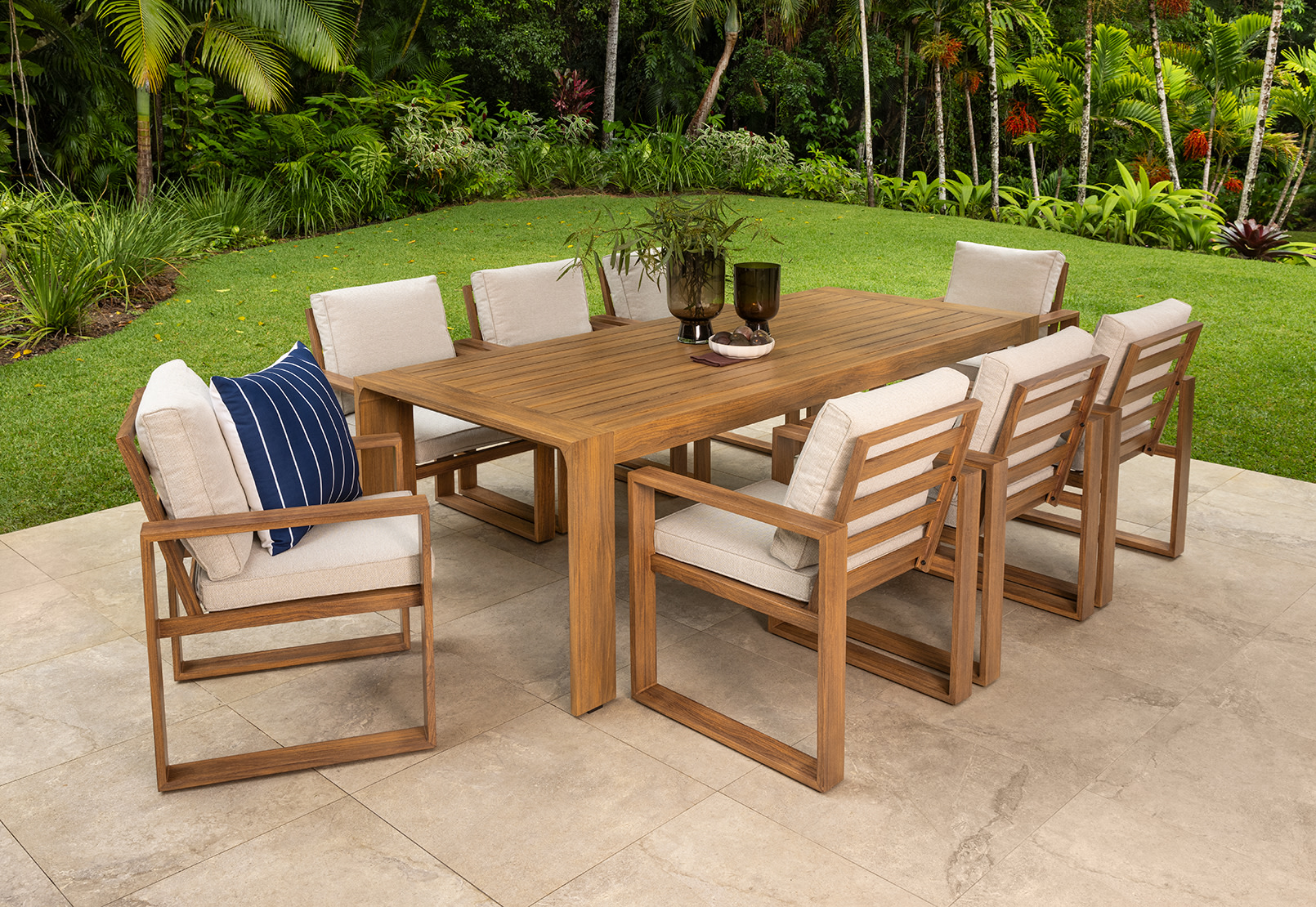 PALAZZA Outdoor Dining Table – image 1 of 10