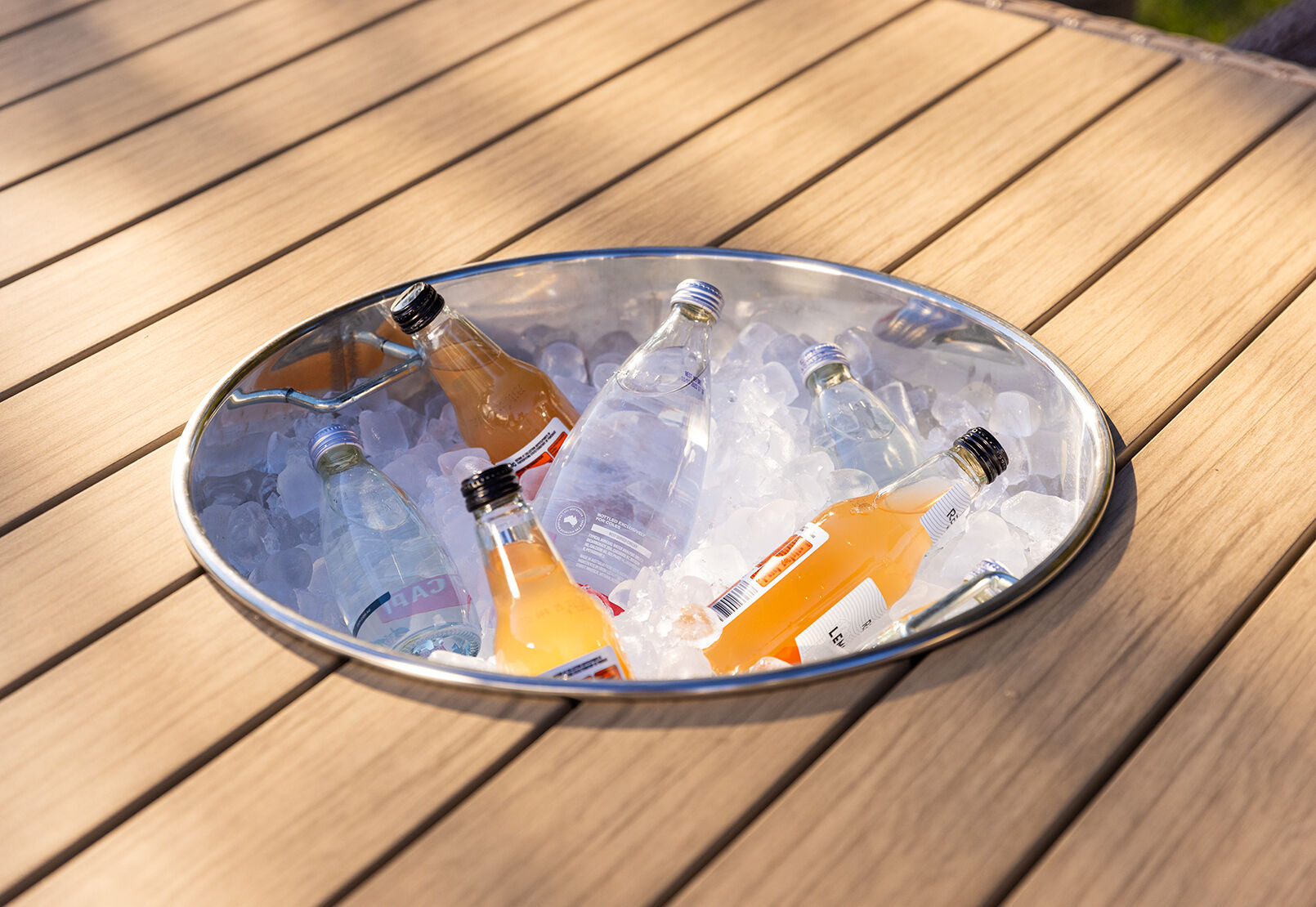 LUAU Outdoor Dining Table – image 5 of 12
