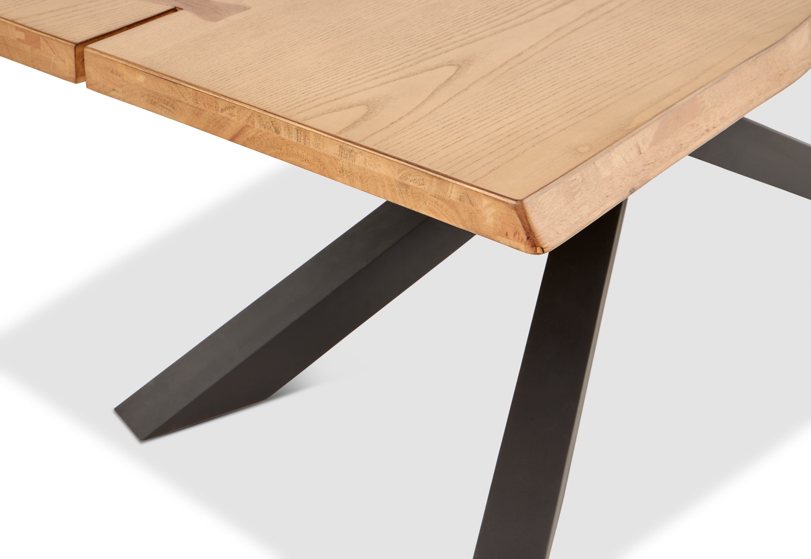 EVENDALE 2200 Dining Table – image 10 of 12