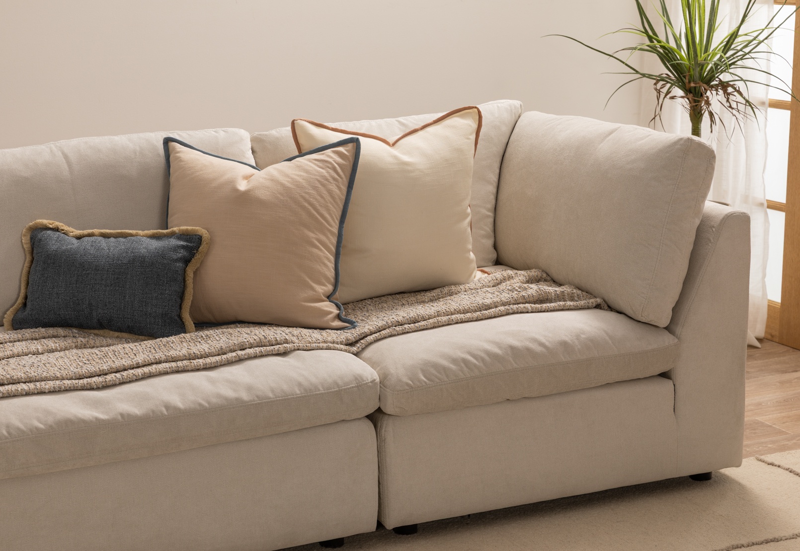 COZII Cushion – image 3 of 3