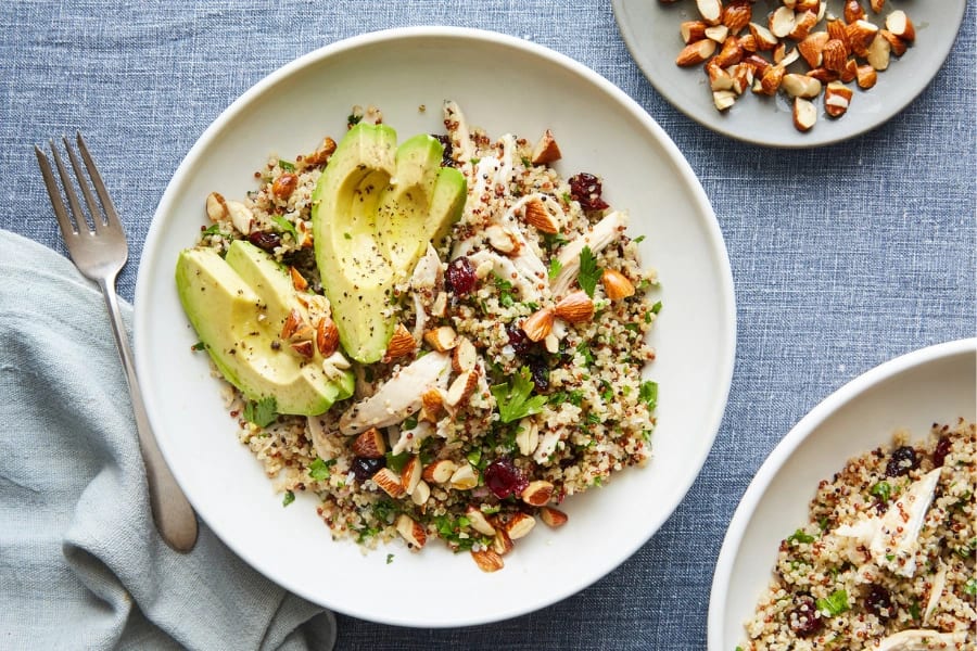 Salad hạt diêm mạch với rau củ và sốt giấm táo