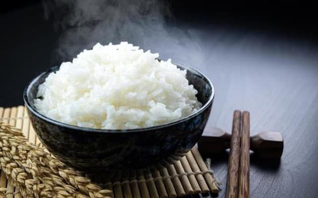 bát cơm trắng và các món ăn kèm cho người tiểu đường kiểm soát đường huyết