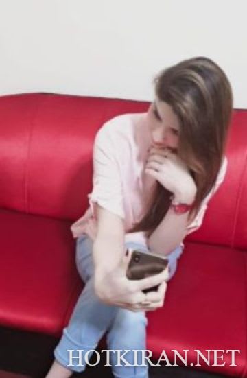  Teen Girls in Mumbai