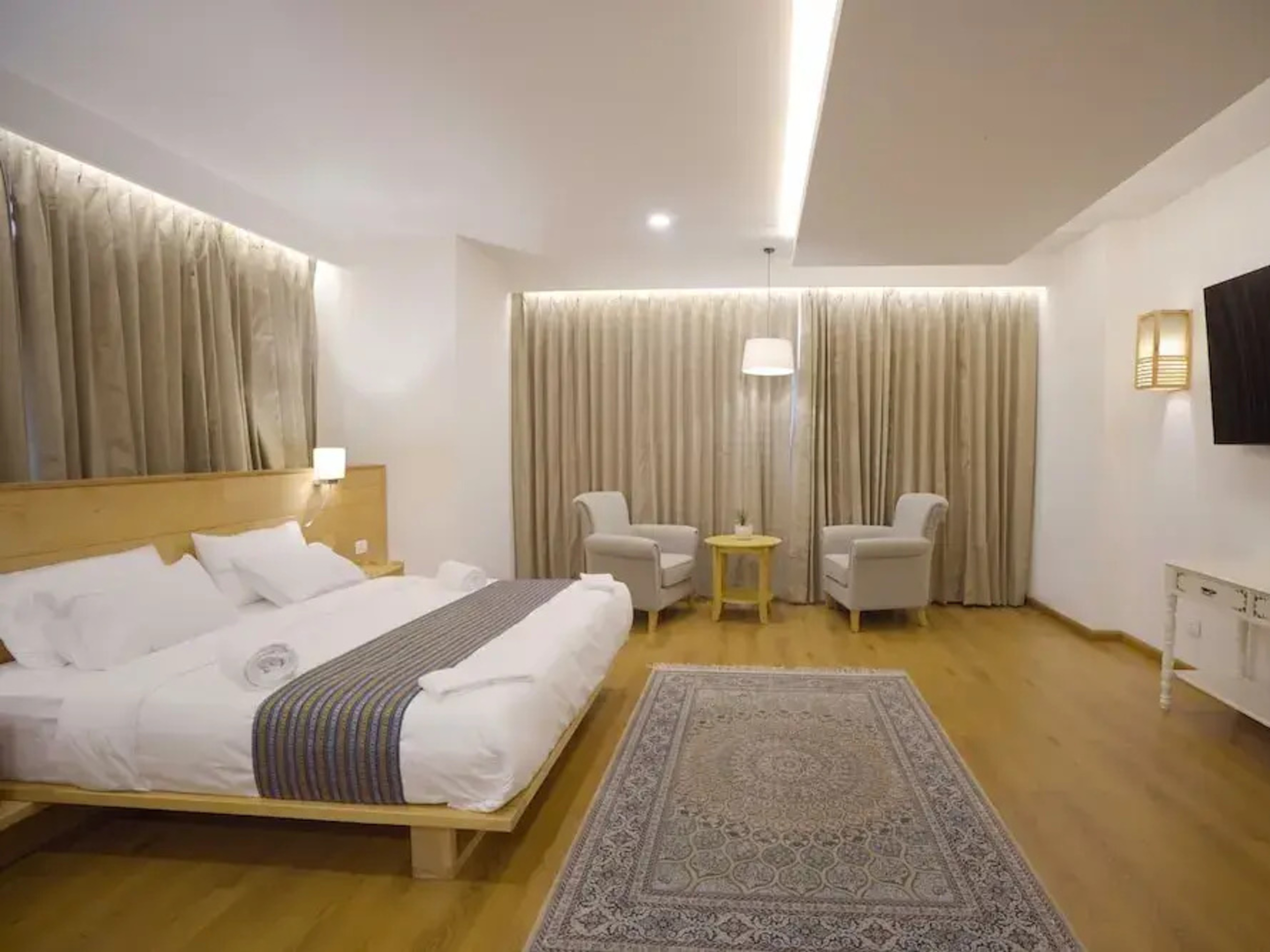Suite seating area