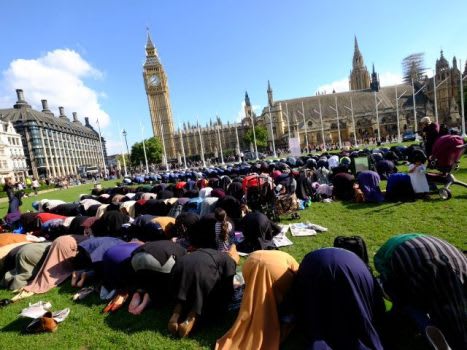Muslims pray in London - https://www.breitbart.com/europe/2015/10/09/exclusive-hundreds-of-muslims-pray-in-parliament-square-london/