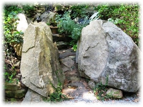 photo of split bolder by Lauren Jolly Roberts @flikr.com