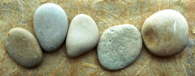 3 smooth stones
