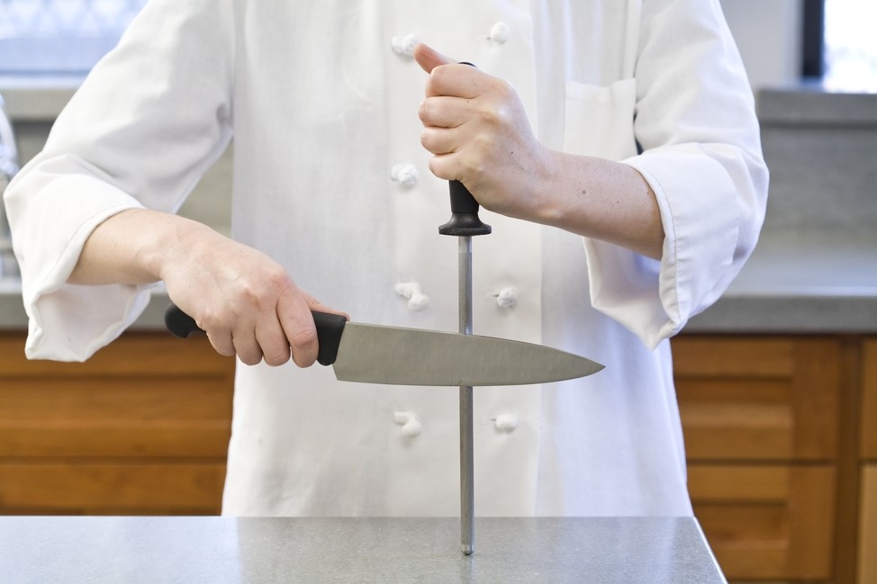 best way to sharpen kitchen knives