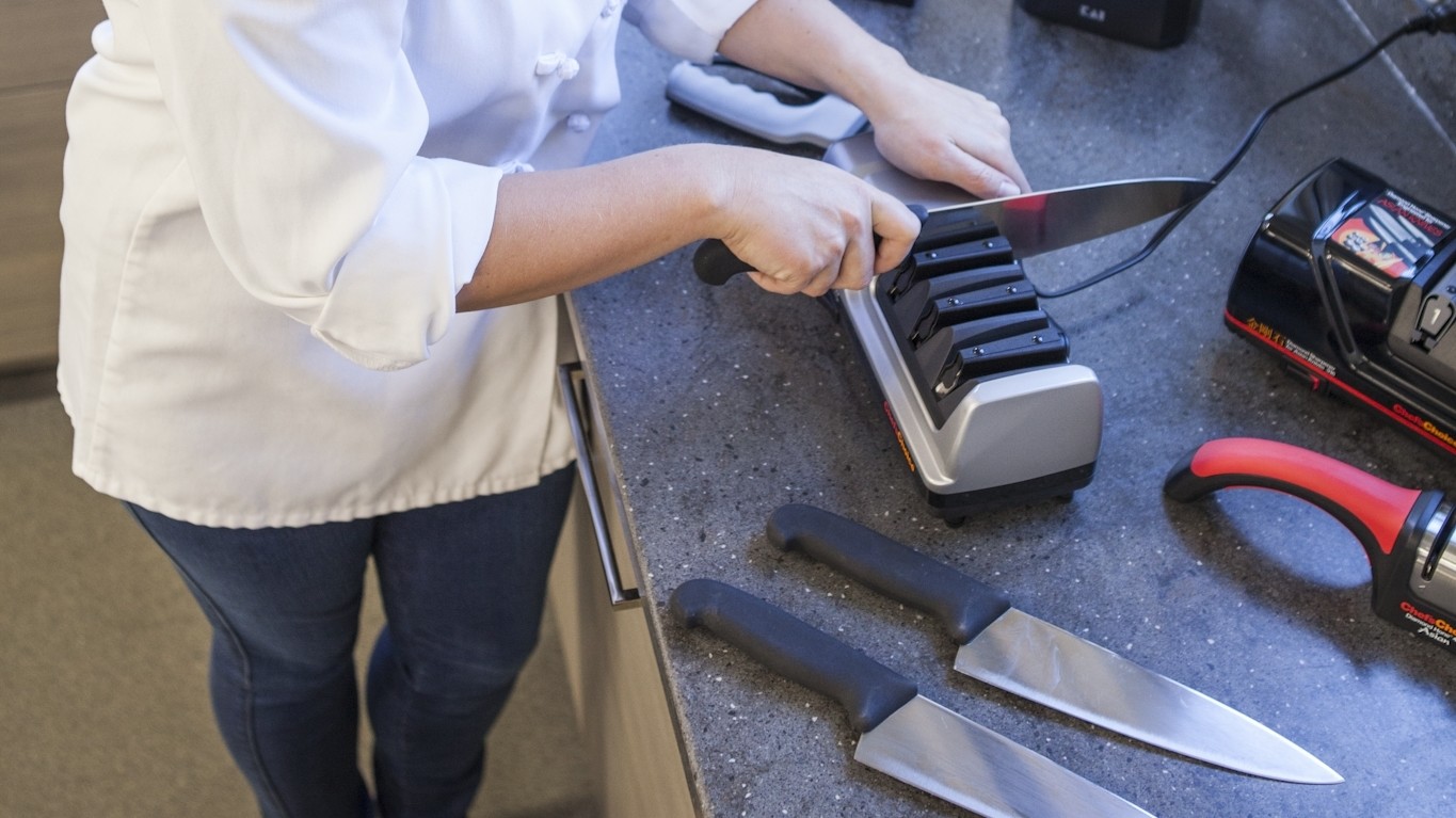 How To Sharpen Kitchen Knives