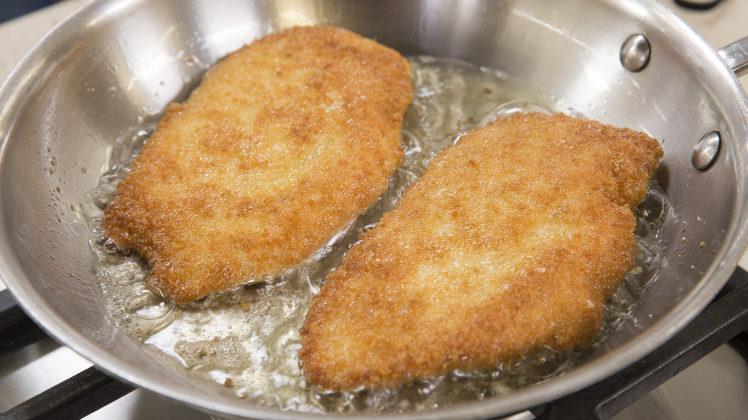 Crispy Pan-Fried Chicken Cutlets