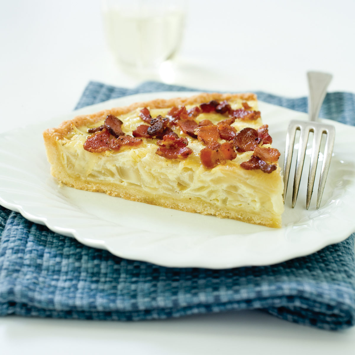 https://res.cloudinary.com/hksqkdlah/image/upload/1648_jf07-onionbacontart-article.jpg