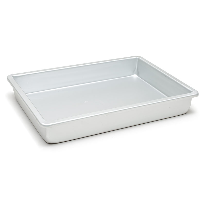 Equipment Review: Best 13 x 9 Metal Baking Pans (Cakes, Brownies