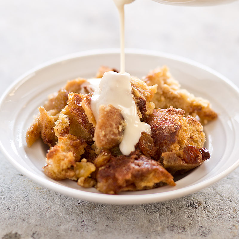 https://res.cloudinary.com/hksqkdlah/image/upload/22172_sfs-new-orleans-bourbon-bread-pudding-037.jpg