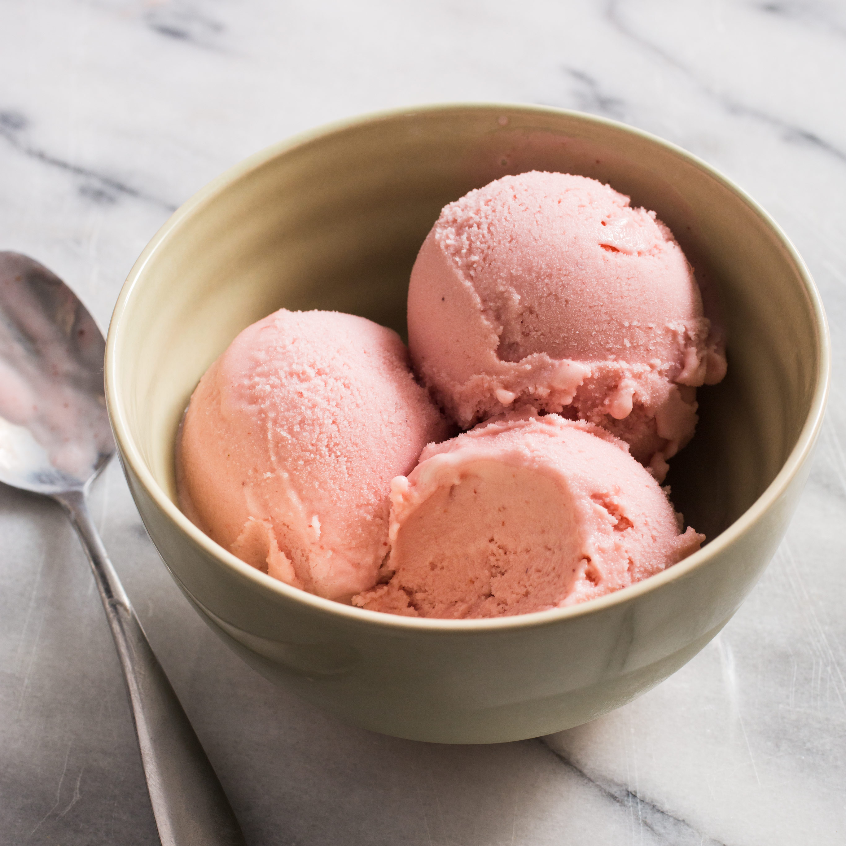 Strawberry frozen yogurt best sale