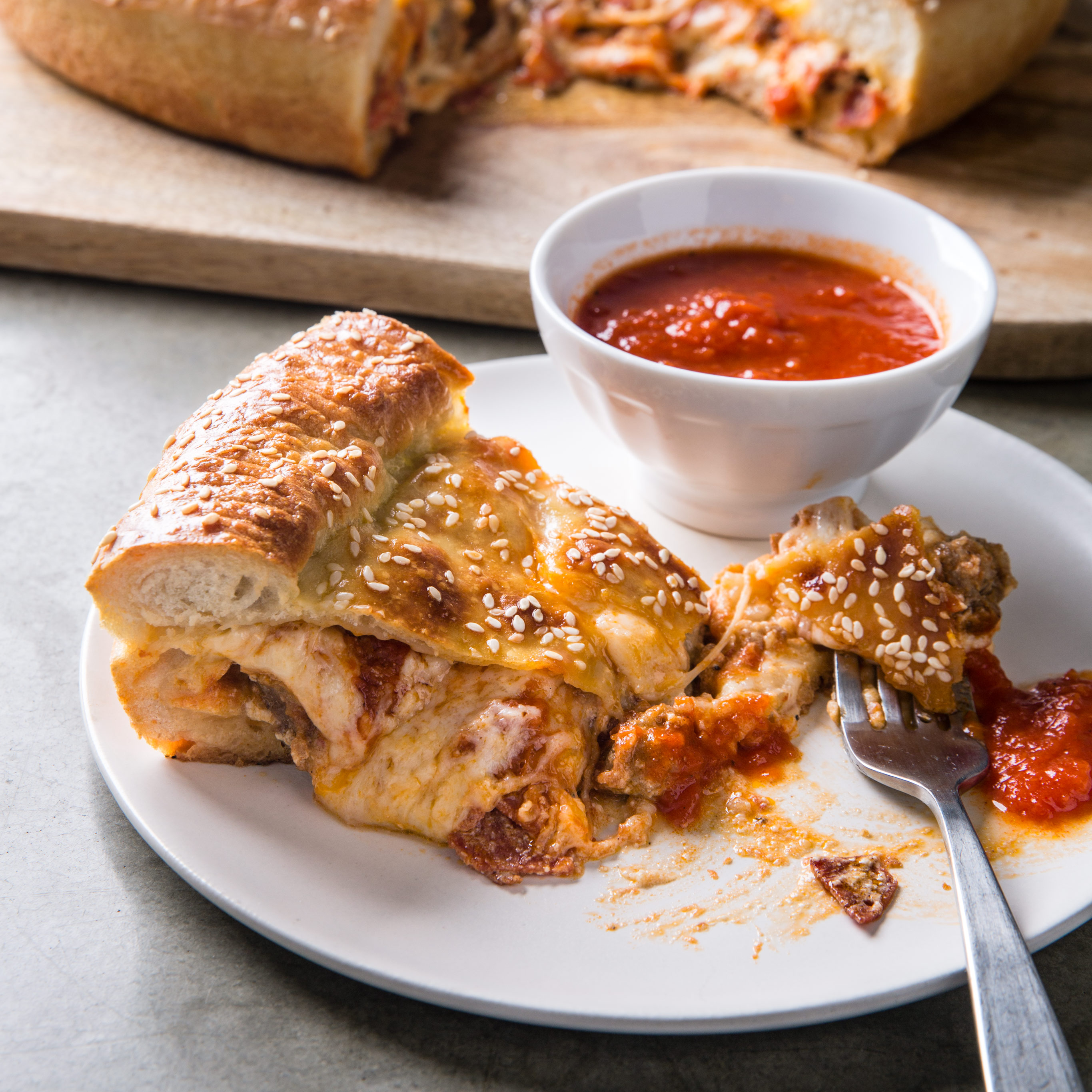 https://res.cloudinary.com/hksqkdlah/image/upload/32712_sfs-cast-iron-skillet-calzone-reshoot-23.jpg