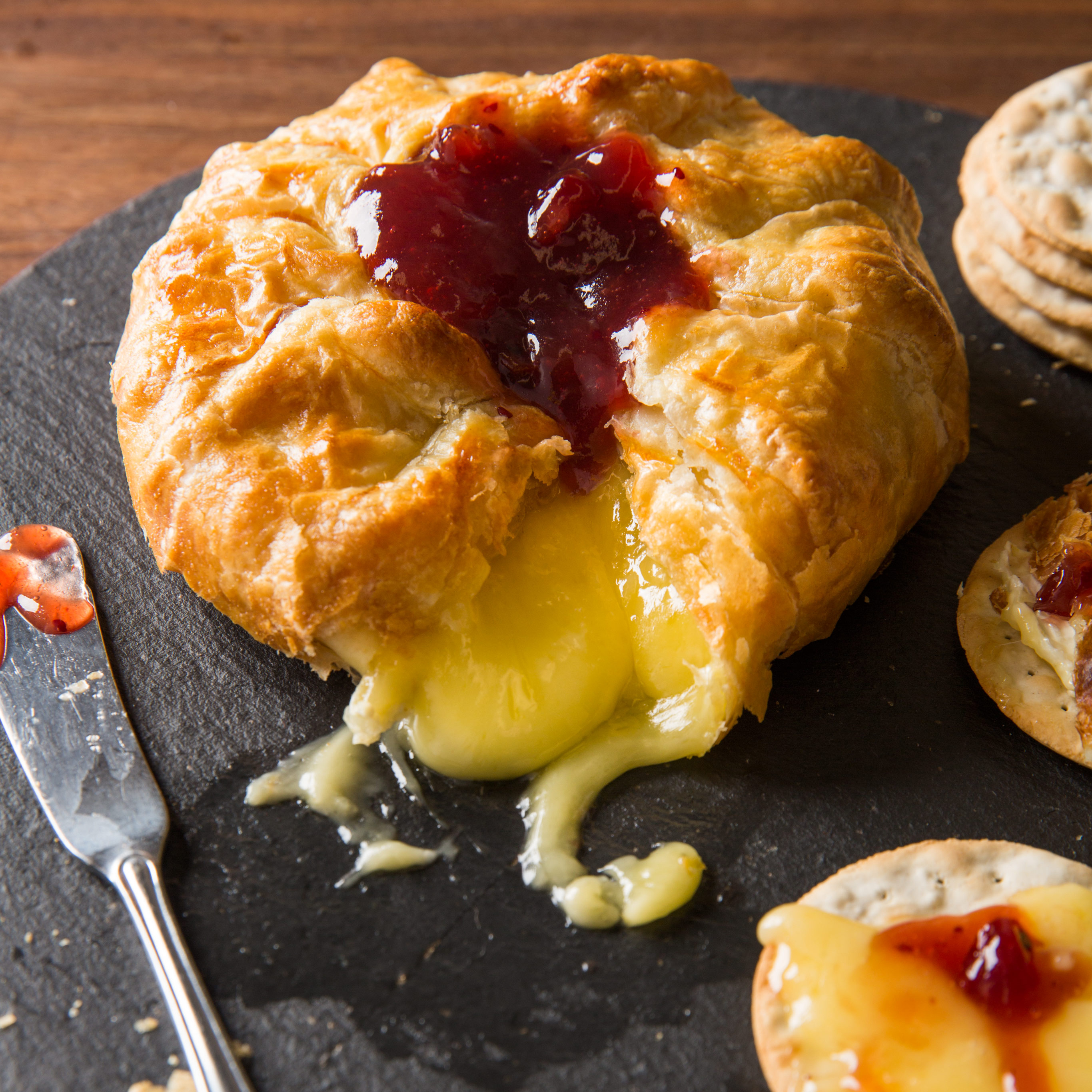 Baked Brie In Puff Pastry (Brie en croute with jam) - Amira's Pantry