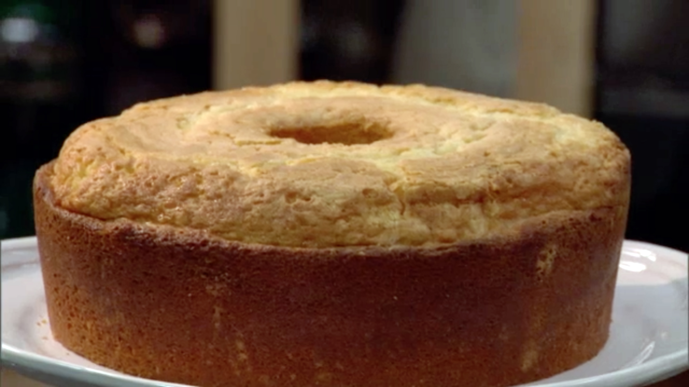 Cold Oven Pound Cake - The Midnight Baker