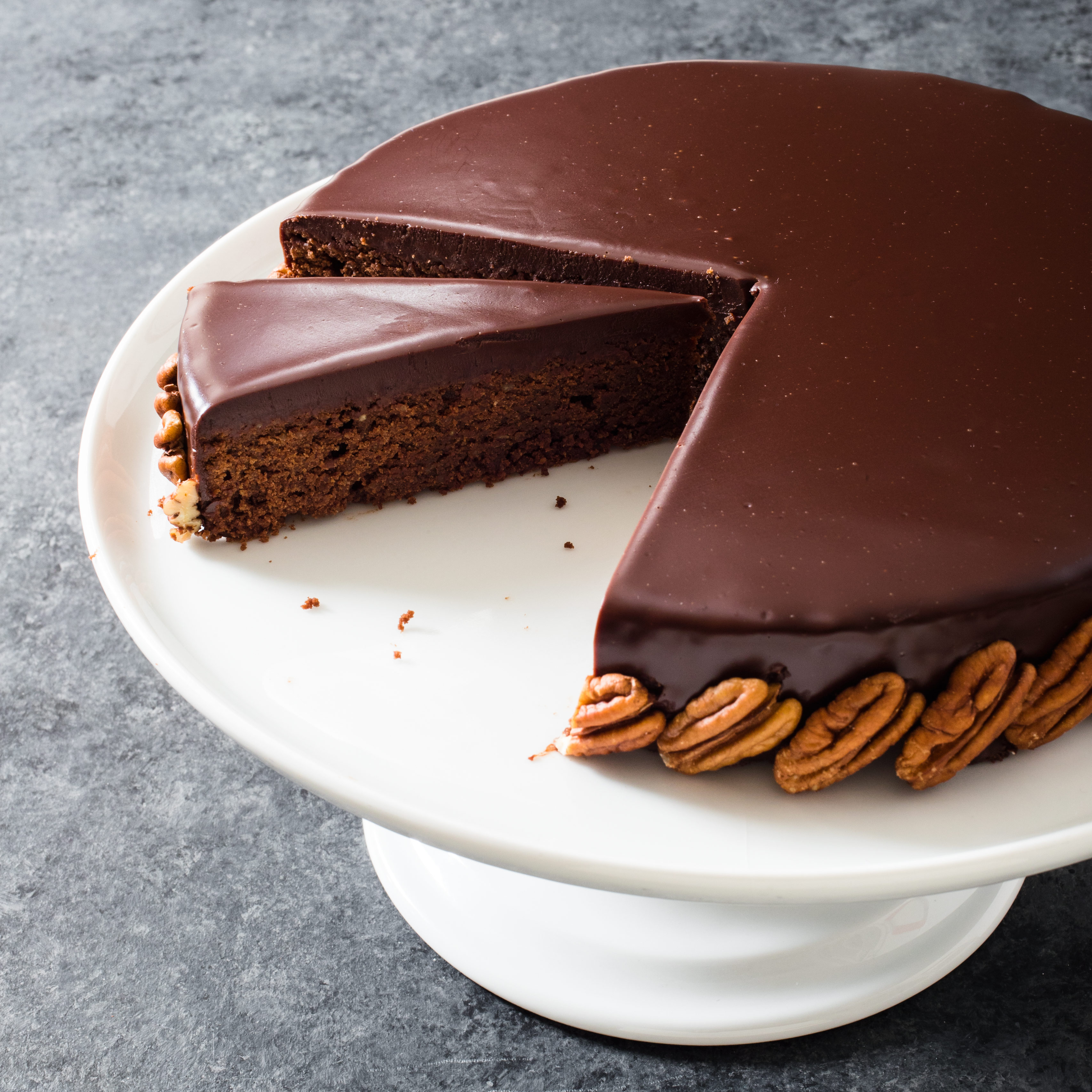 https://res.cloudinary.com/hksqkdlah/image/upload/40919_sfs-chocolate-pecan-torte-10.jpg