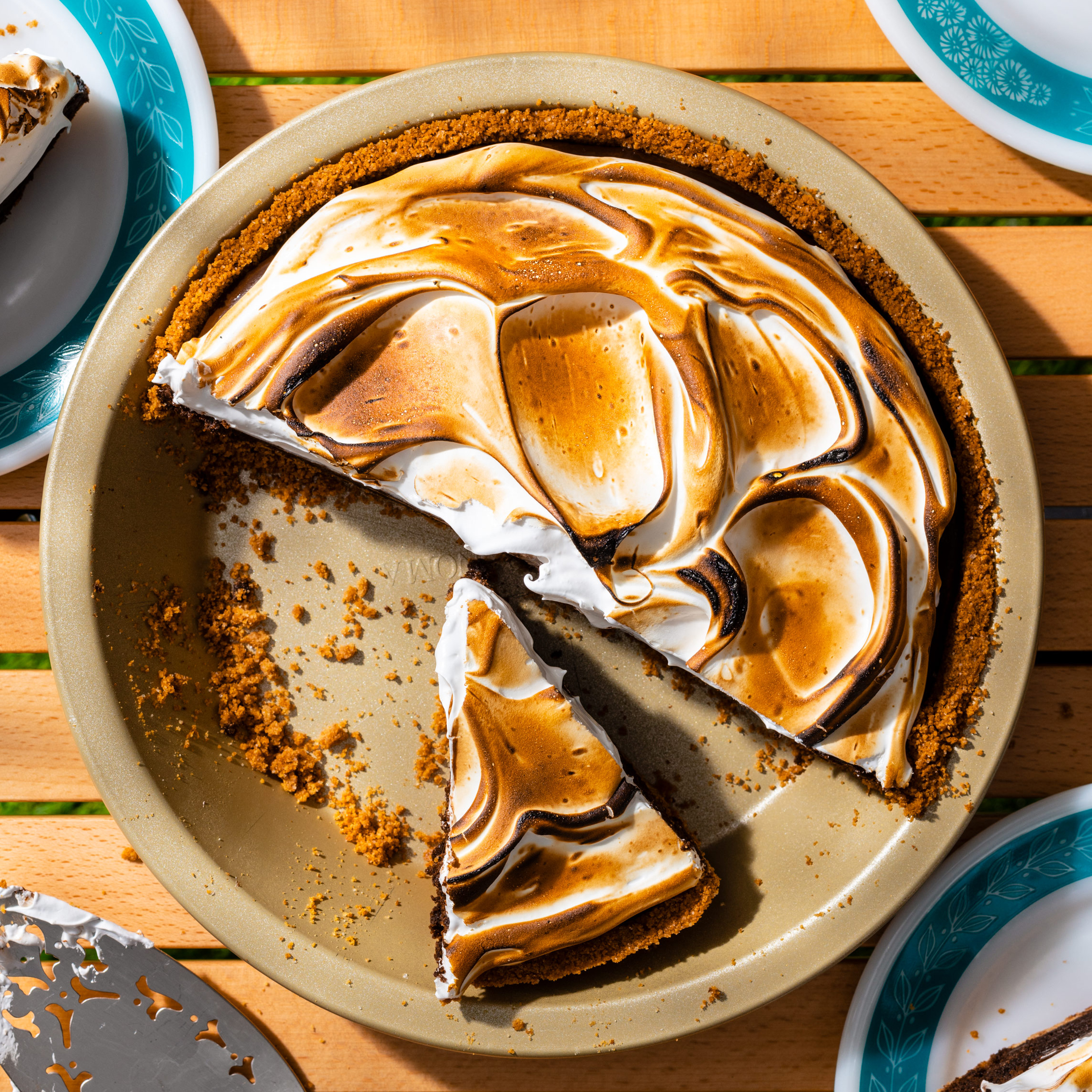 S'mores Pie - Pie Iron Recipe - Trek Southwest