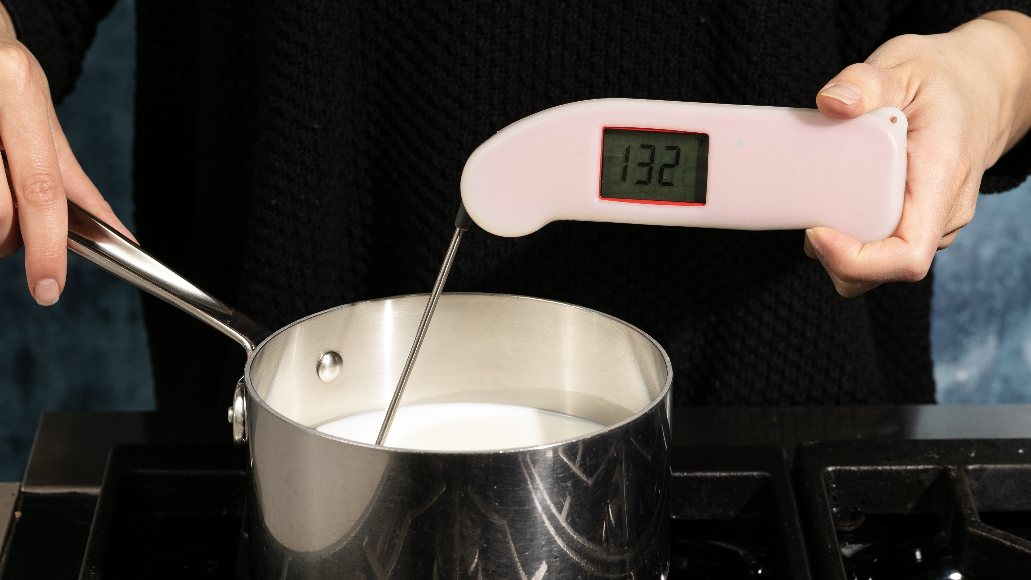 https://res.cloudinary.com/hksqkdlah/image/upload/STP_Instant_Read_Thermometers_TempingWithCoveredThermapen_404_HERO_igbyup.jpg