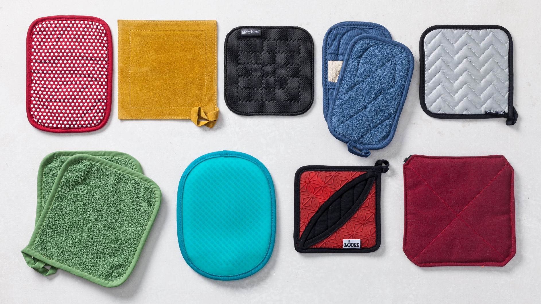 These Heat-Resistant Pot Holders Passed All of Our Tests with Flying  Colors, and They're Now $9