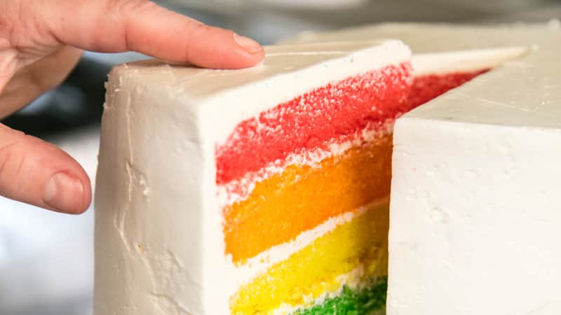 Kitchen Smarts: How to Assemble and Frost a Layer Cake